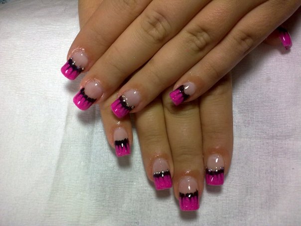 easy nail designs. Nail beautician as a career